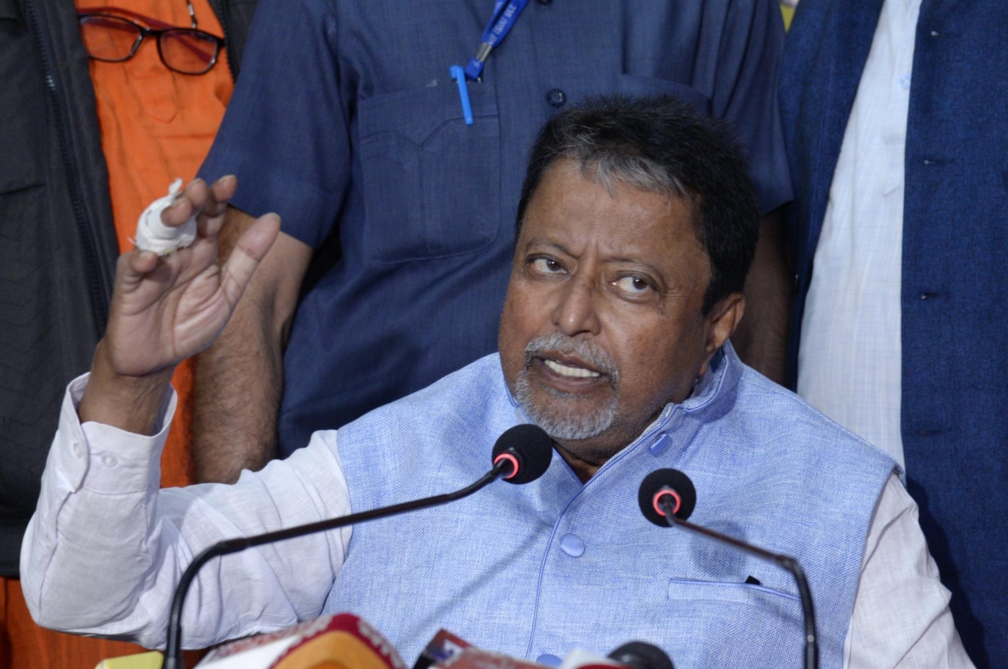 Bengal Assembly secretariat likely to challenge HC’s order on Mukul Roy’s MLA status