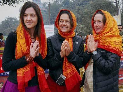 Foreign Devotees Thrilled by Spiritual Experience