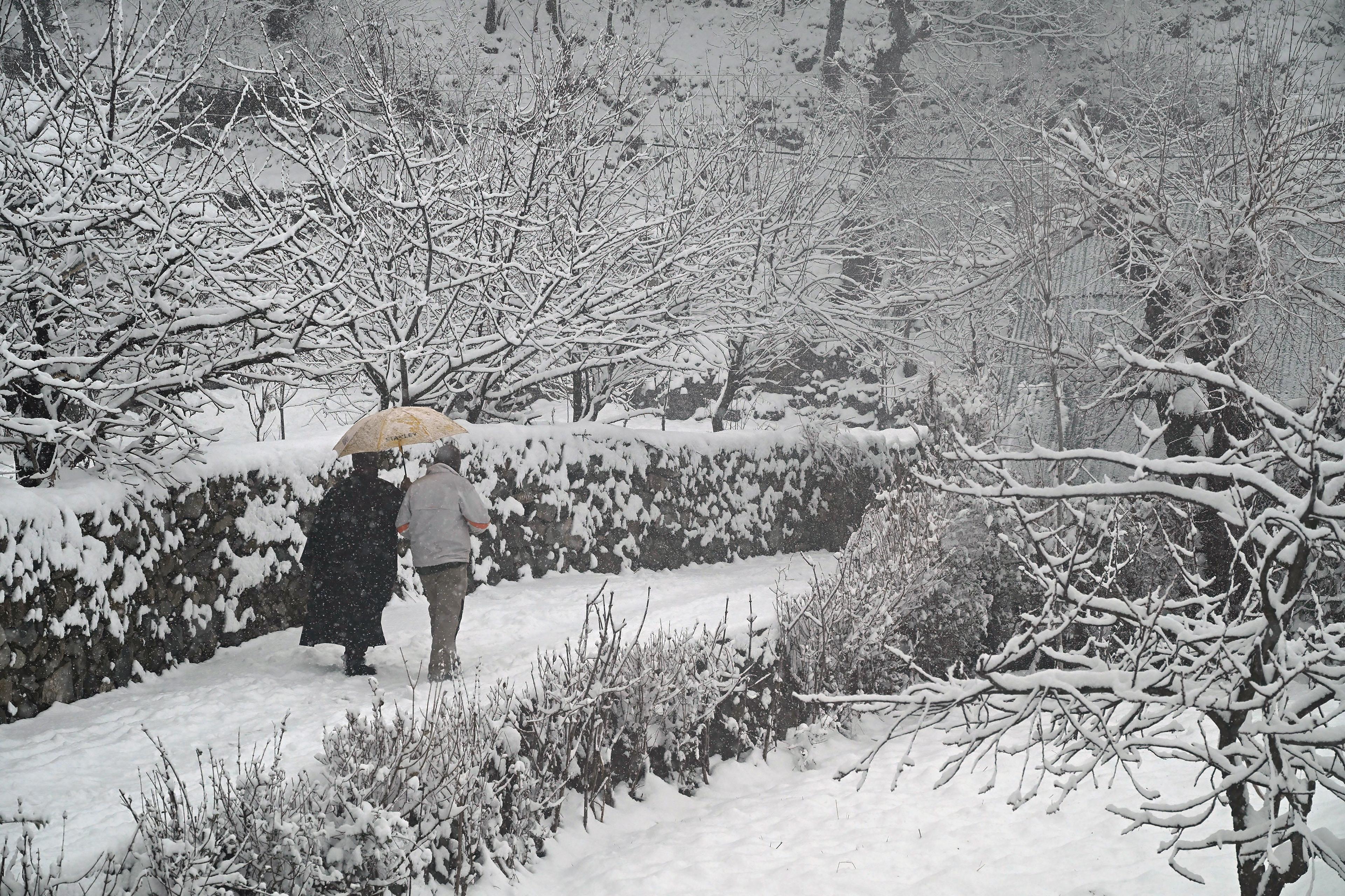 J&K's 40-day 'Chillai Kalan' ends on Jan 30; tourists throng Gulmarg, Sonamarg