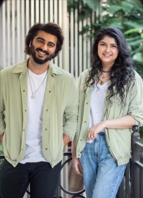 Arjun Kapoor thanks sister Anshula Kapoor for always having his back