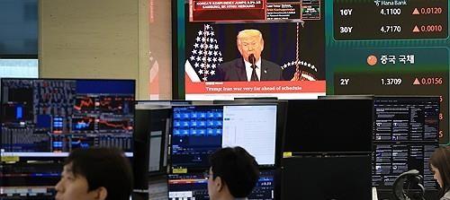 Foreign net selling of S. Korean stocks hits record high in Feb: BOK