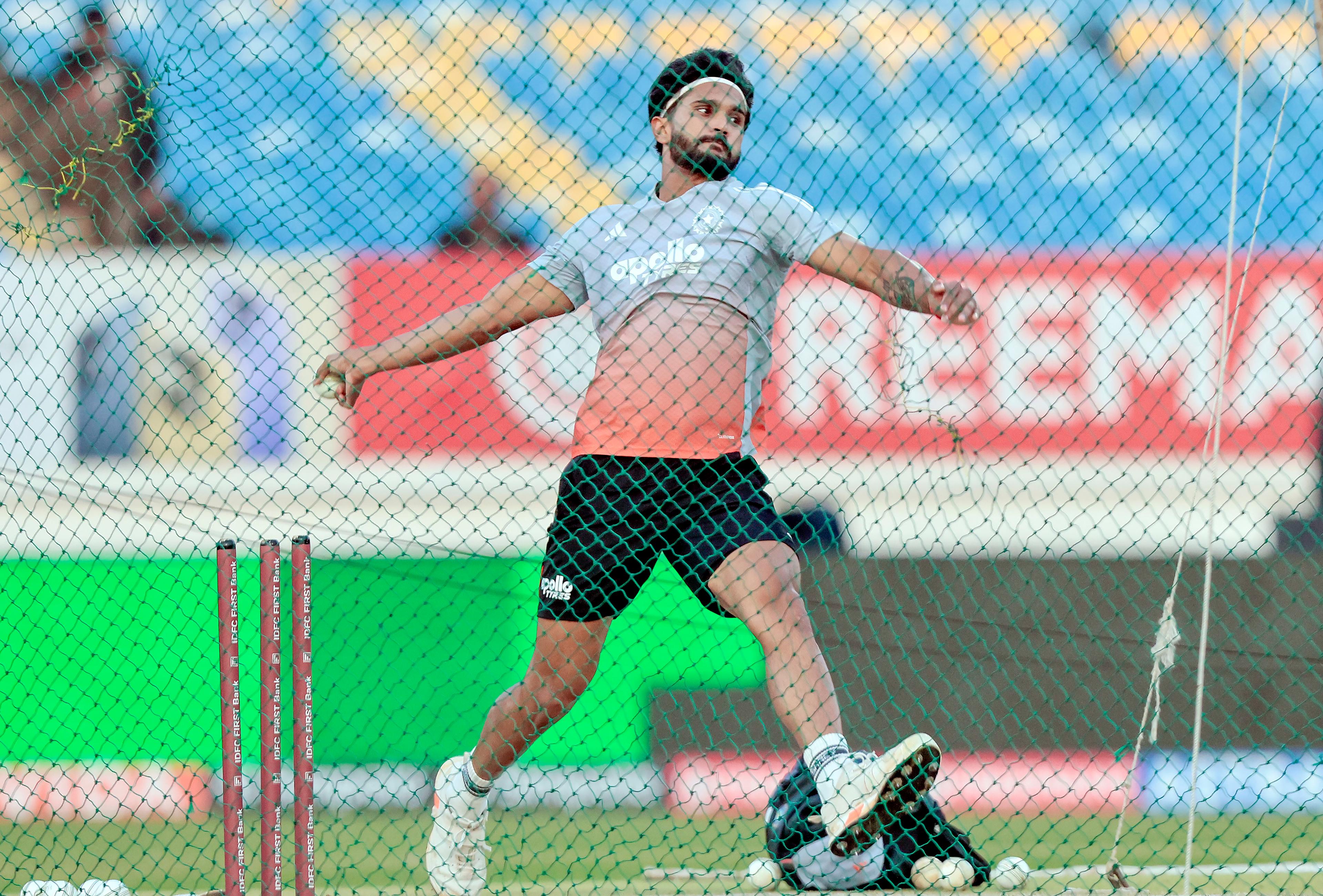 2nd ODI: Nitish comes in for India as NZ opt to bowl first; Lennox handed debut