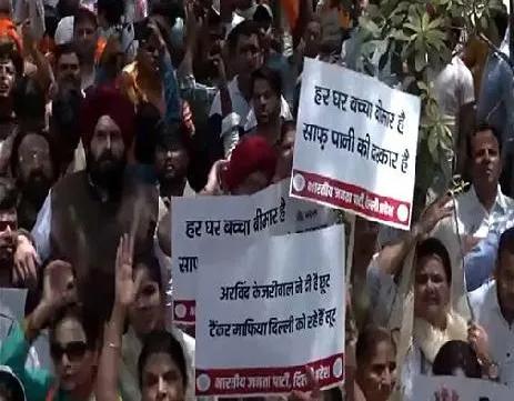 BJP workers stage protest against AAP over water crisis in Delhi