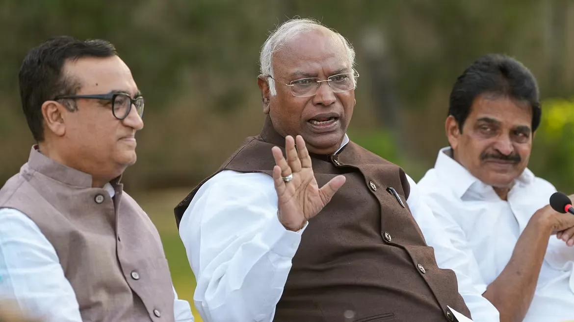 Mallikarjun Kharge with Ajay Maken and K C Venugopal
