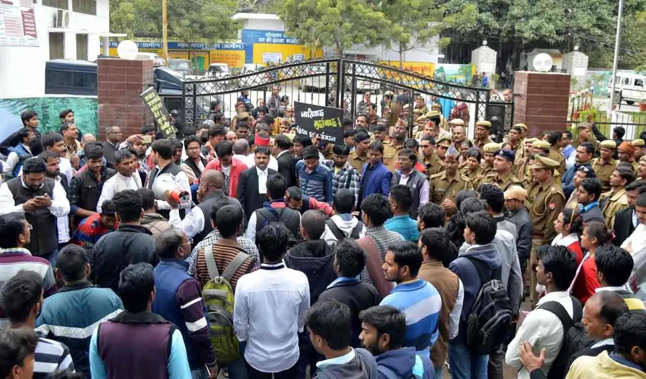 Tension in Allahabad University after student dies while drinking water