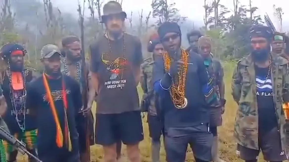 The rebel group also said it will only release the New Zealand pilot through a negotiation facilitated by the United Nations.