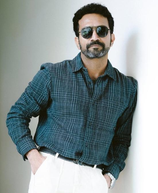 Shine Tom Chacko's father dies in road accident, actor injured