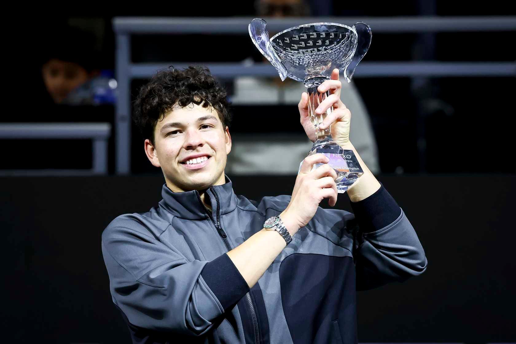 Shelton saves 3 championship points against Fritz to clinch title in Dallas