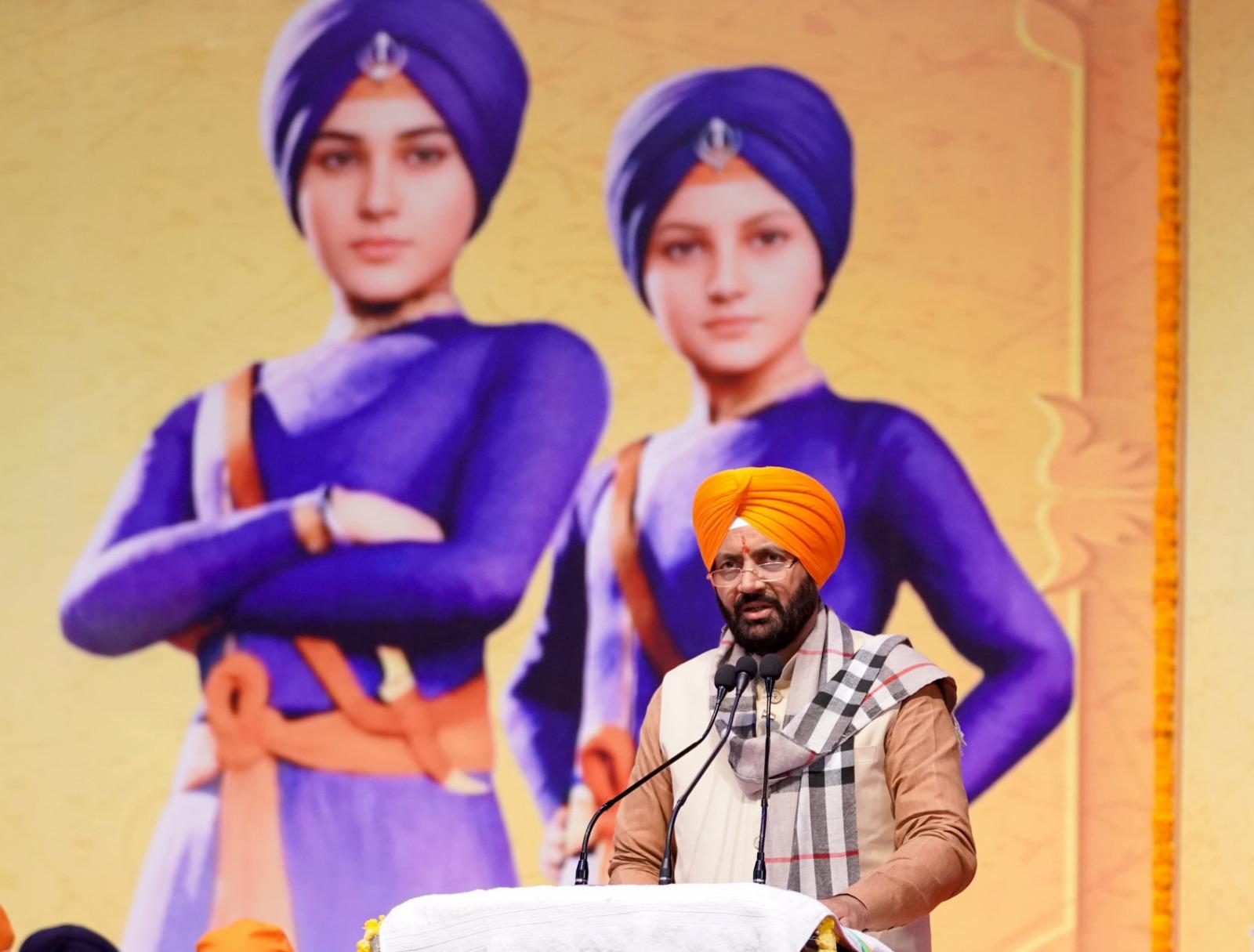 Sacrifices of 10th Sikh Guru inspire everyone: Haryana CM