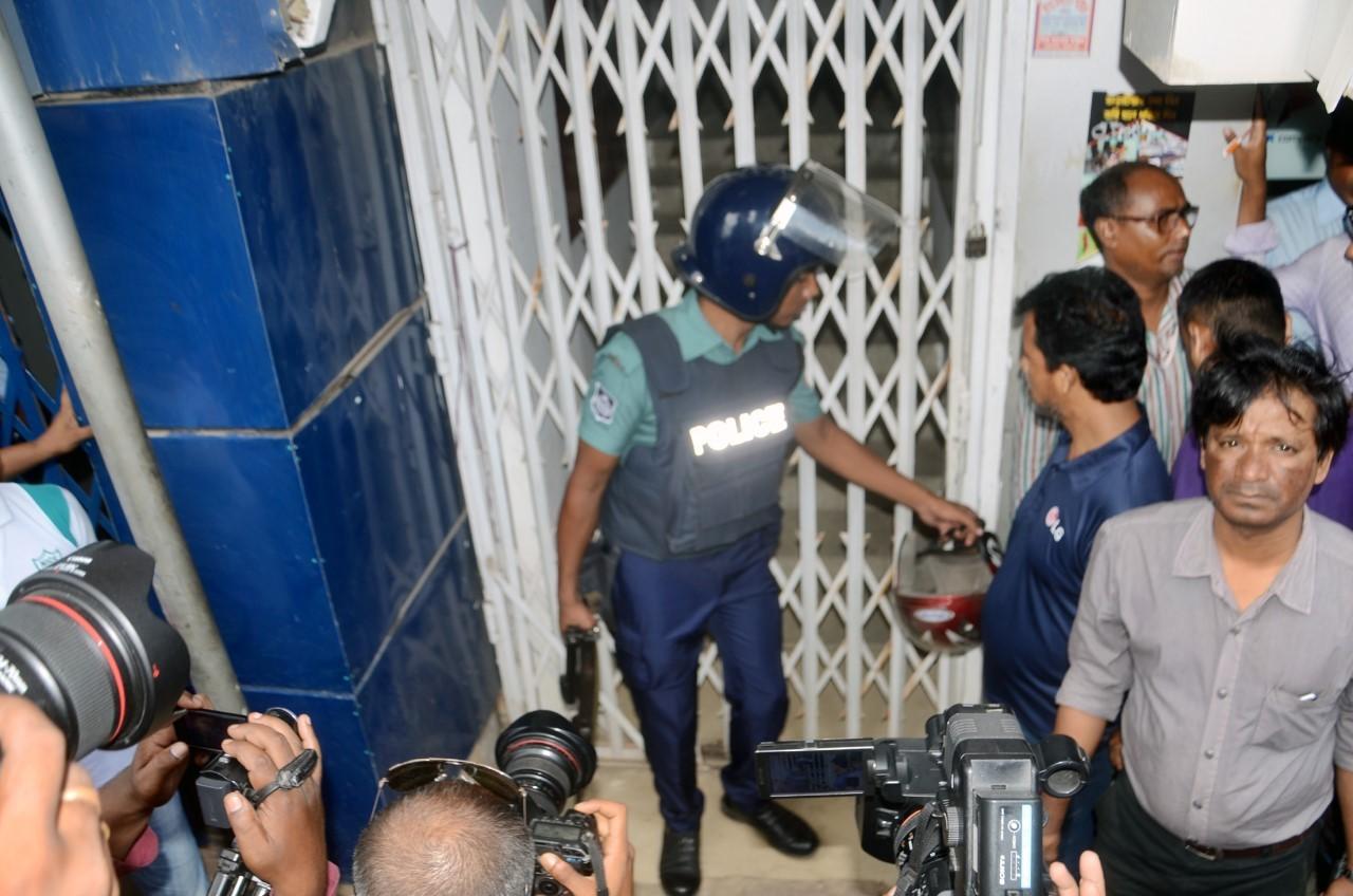 Awami League slams Yunus regime over mass arbitrary arrests of party leaders