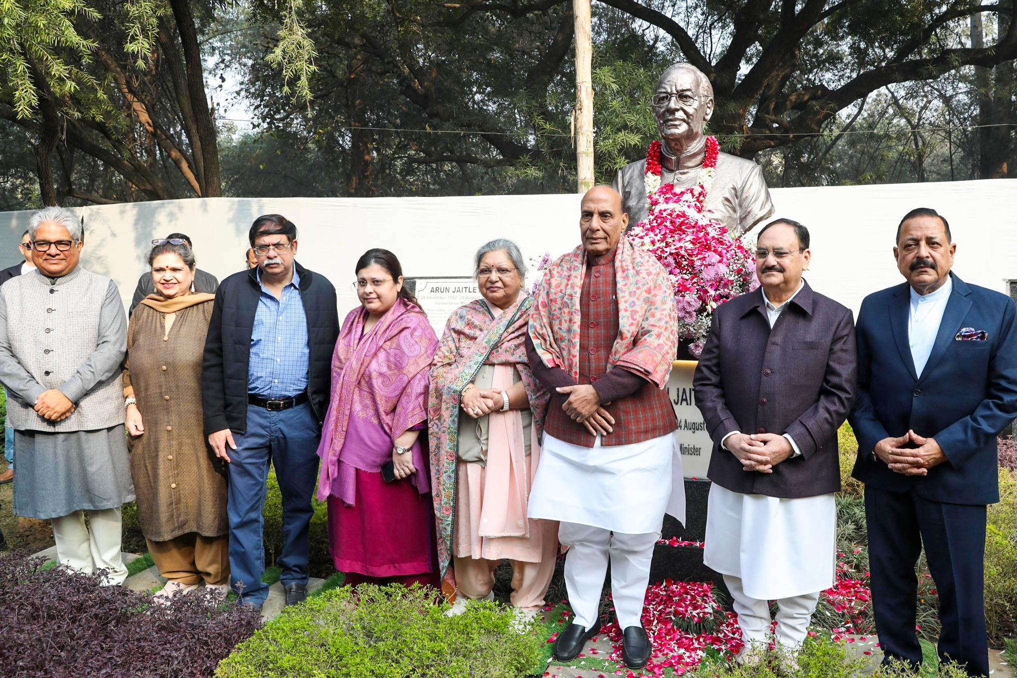 HM Shah leads BJP in remembering Arun Jaitley on 73rd birth anniversary
