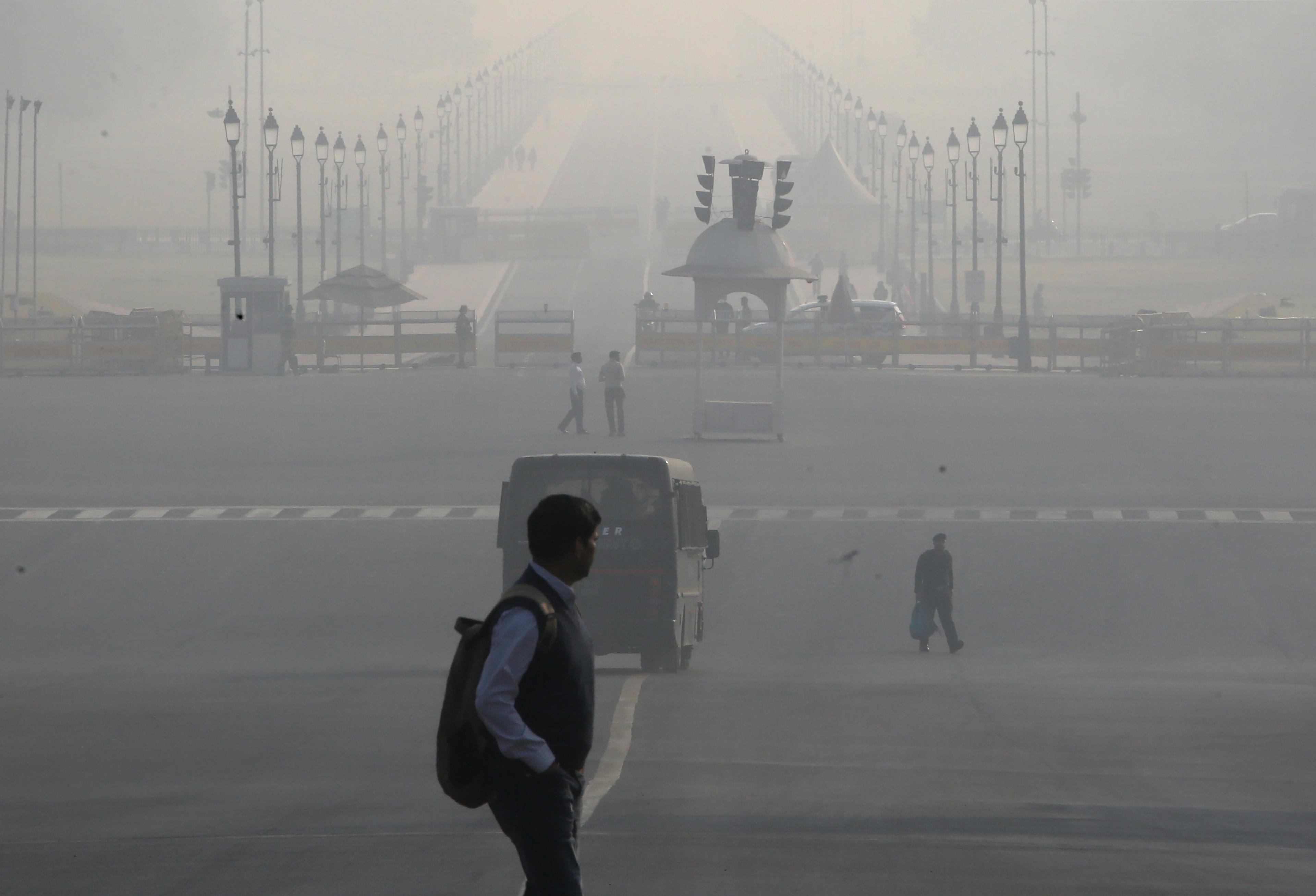Delhi-NCR's cold intensifies, AQI again nears 'severe' in several areas
