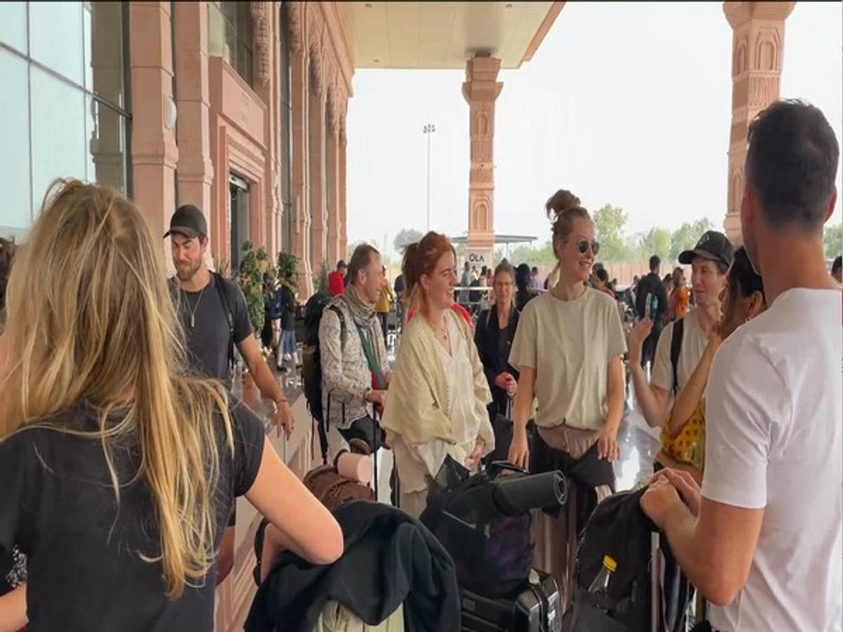 25-Member American Team Reaches Ayodhya