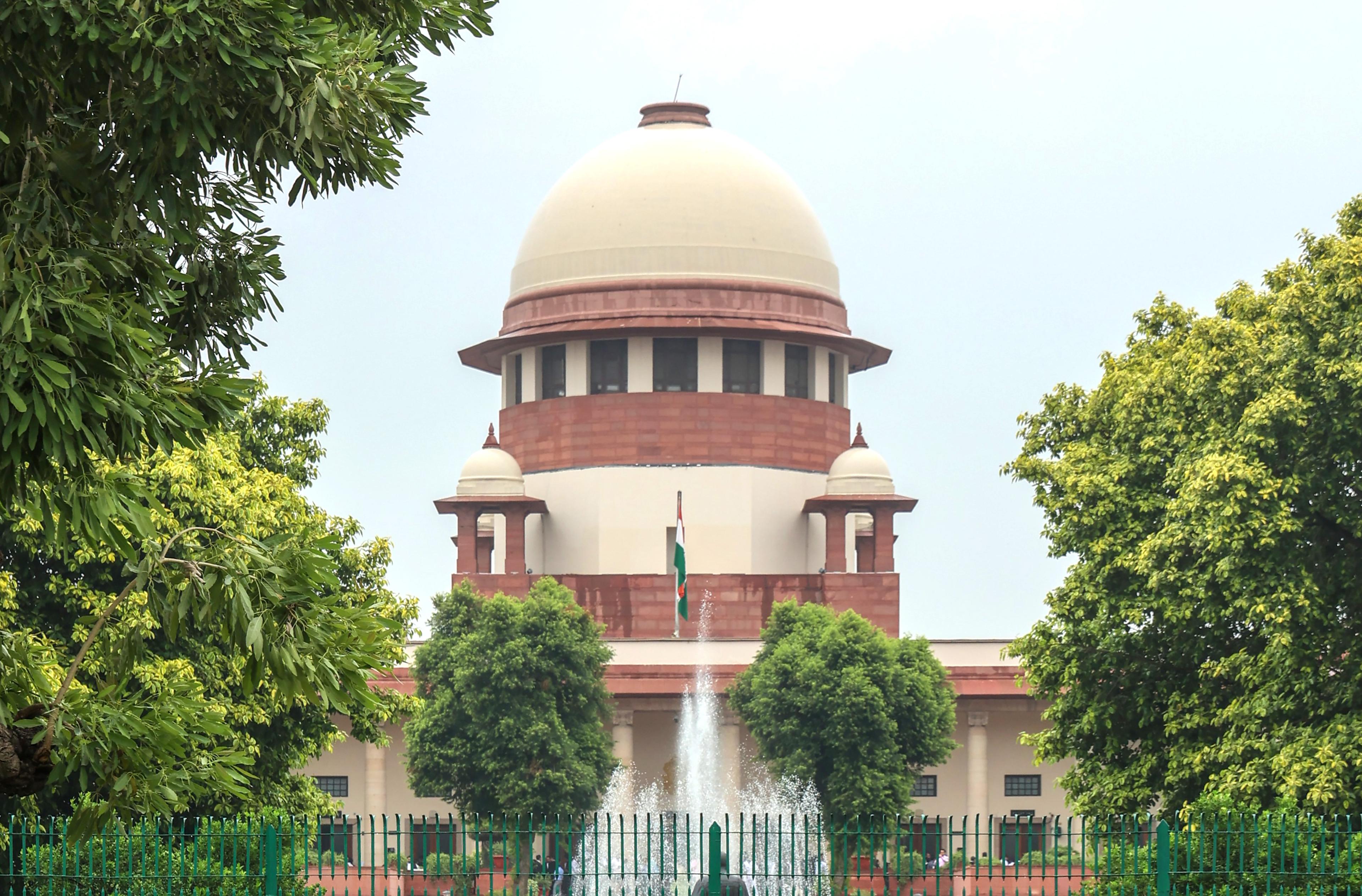 'Footpaths, helmets, vehicle headlights': SC issues comprehensive directions on road safety, pedestrian deaths
