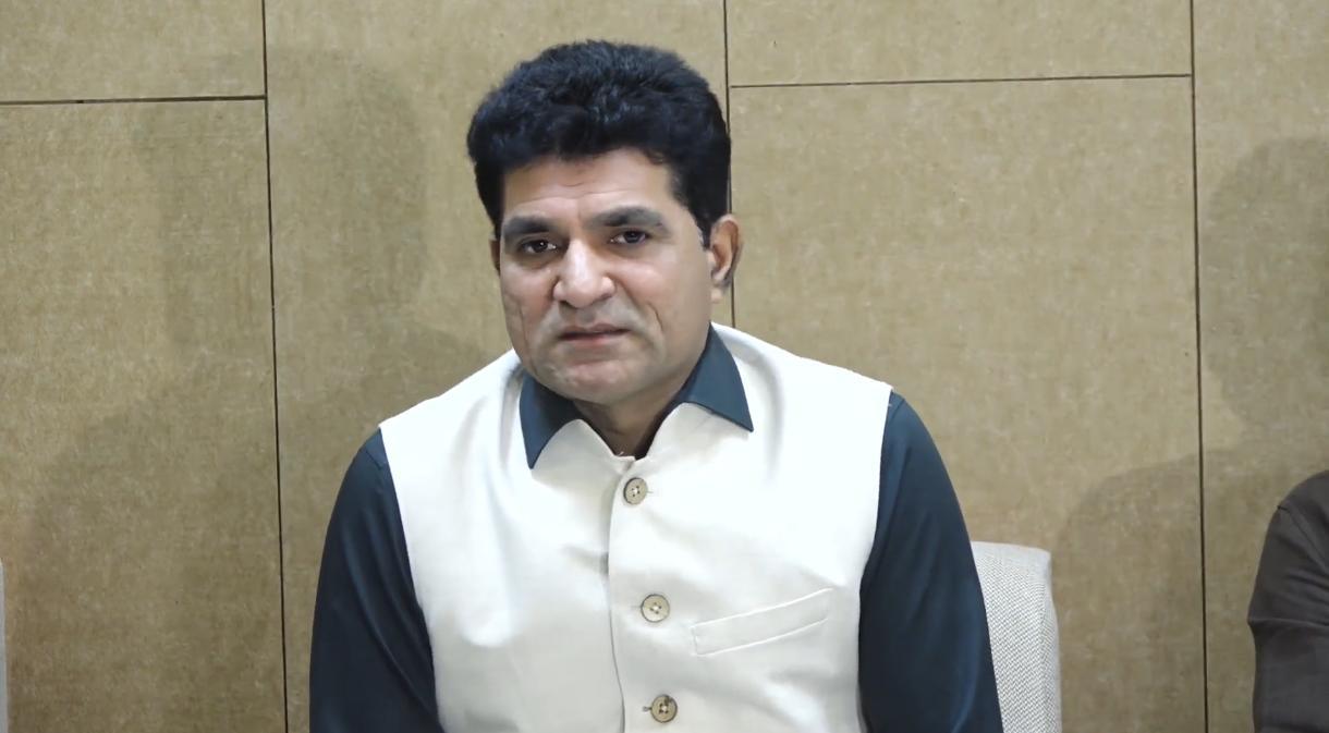 AAP to contest all 12,000 seats in Gujarat local body polls