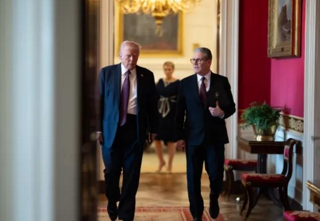 British PM Starmer talks to Trump on importance of reopening Strait of Hormuz