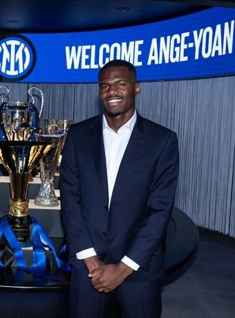 French striker Ange-Yoan Bonny joins Inter Milan from Parma