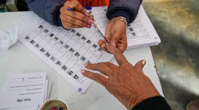 Voting for Assembly bypolls underway on five seats in Bengal, Kerala, Punjab and Gujarat today