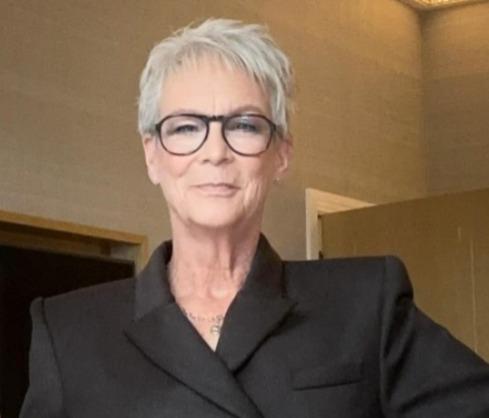 Jamie Lee Curtis to go on social media detox