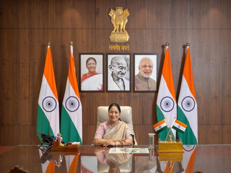 Will crack the whip on those spreading rumours on ‘LPG shortage’: Delhi CM