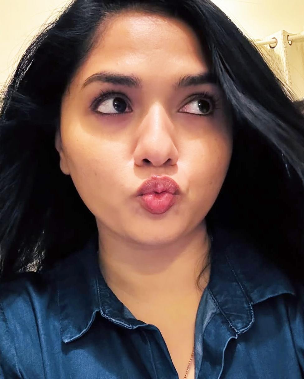 I didn't express my gratitude properly but I'm so grateful, says Sunainaa to fan who gifted her saree