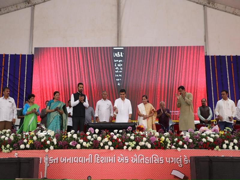 Gujarat Dy CM launches Rs 509cr development projects, e-bus service in Bhavnagar