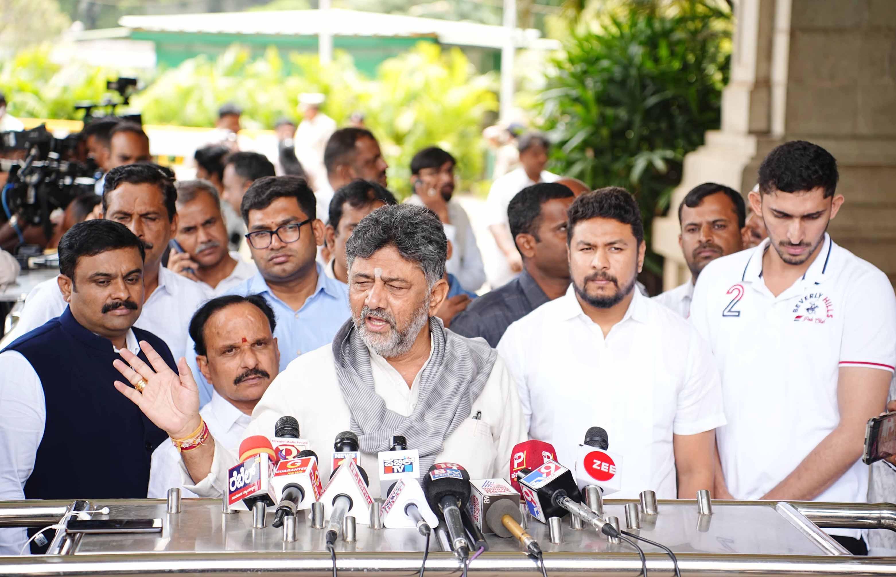 K'taka Dy CM Shivakumar says Parameshwara gifted money but never asked Ranya Rao to carry out gold smuggling