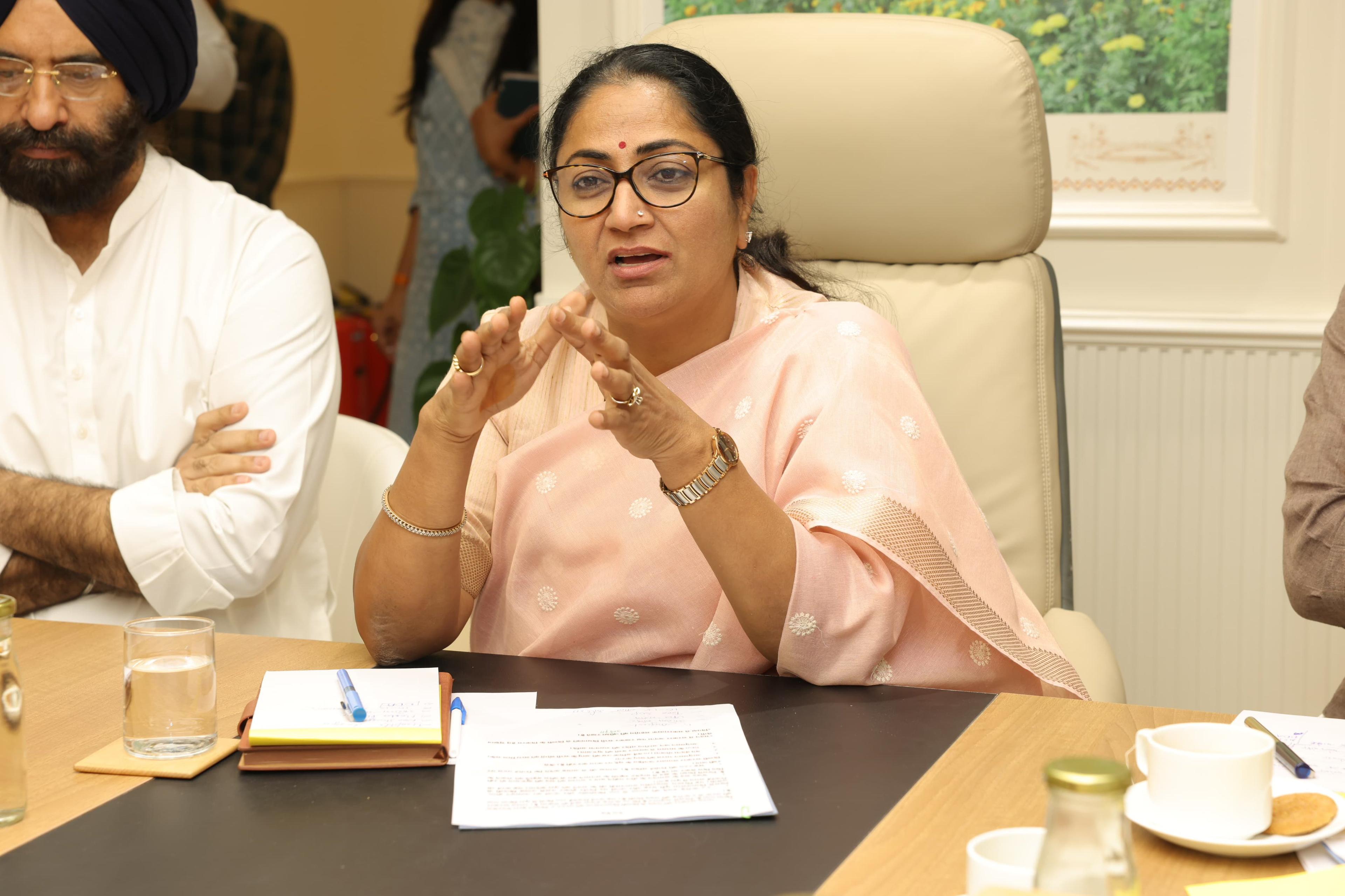 Paperless Assembly, use of e-files in Secretariat are historic initiatives: Delhi CM