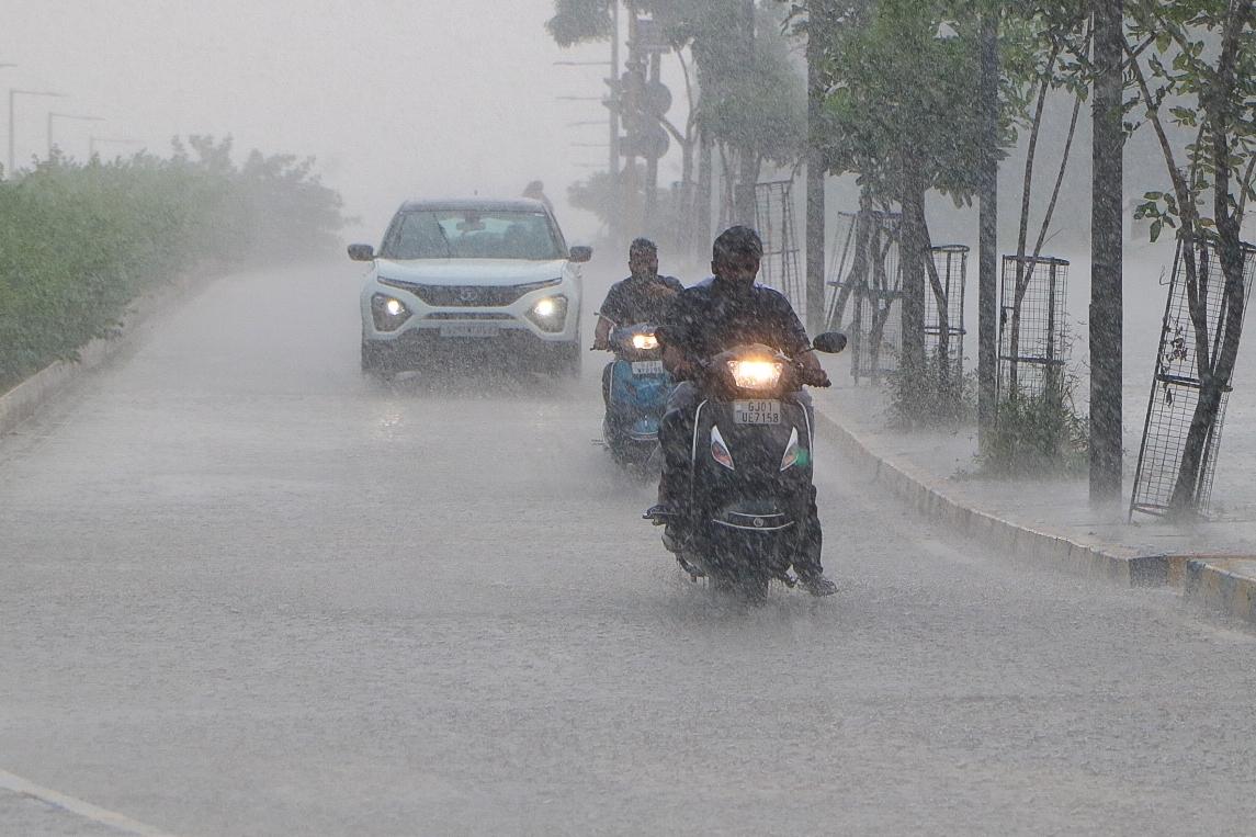 Gujarat braces for six days of heavy rainfall; red alerts issued in several dists