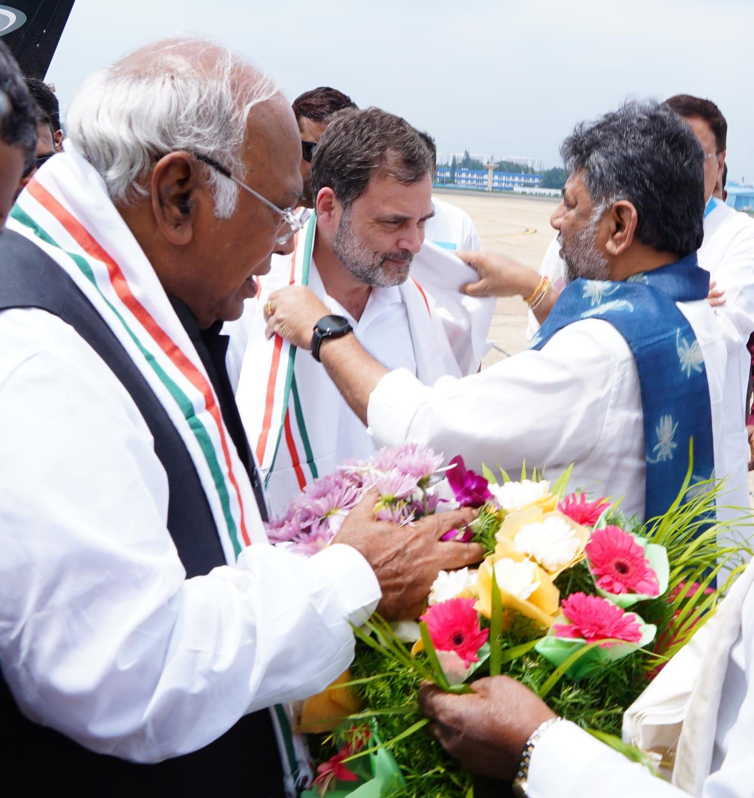 Election 'fraud' protest: Rahul Gandhi arrives in B'luru; tight security at State EC