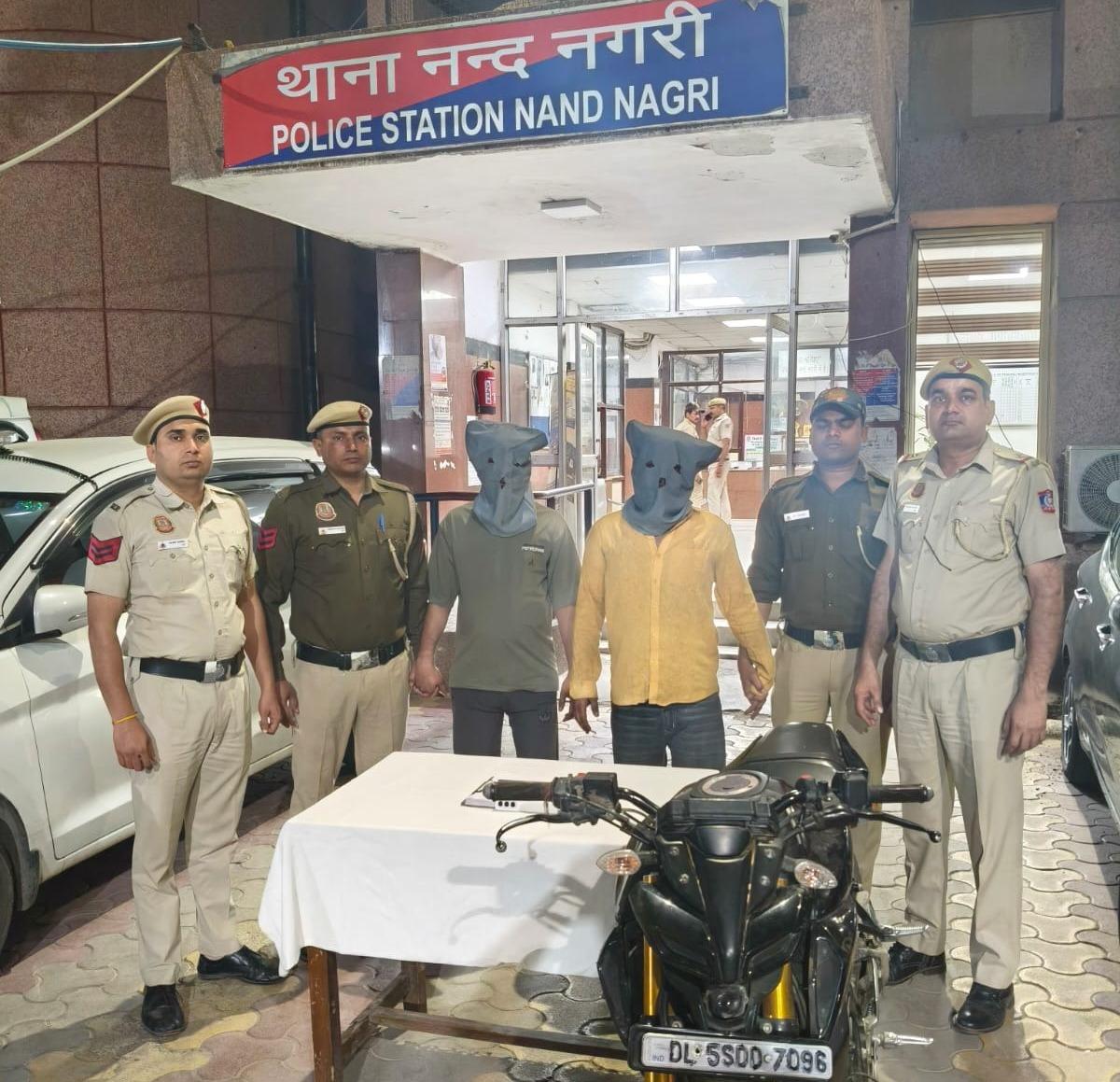 Delhi Police nabs two snatchers in Nand Nagri, mobile phone recovered