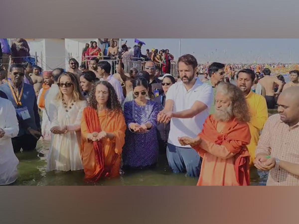 Isha Ambani offers prayers at Triveni Sangam