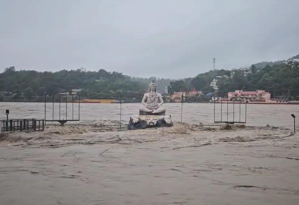 Rivers across 8 states flow above danger mark as heavy rain continues to batter hilly regions