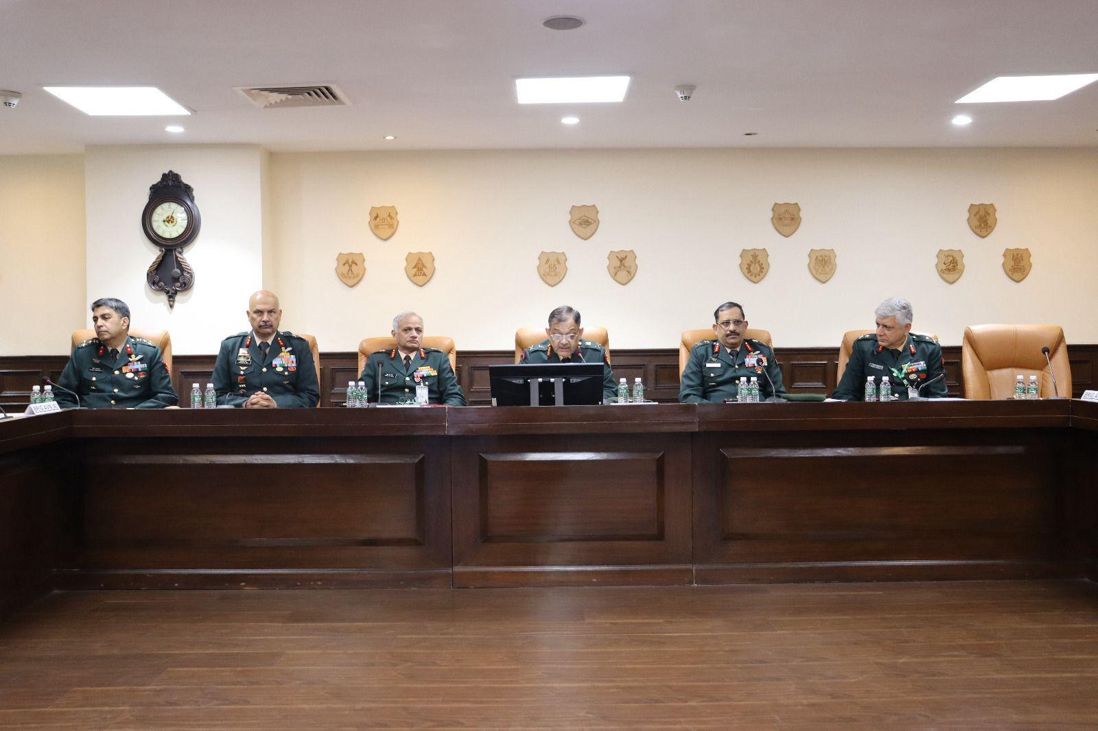 Lt Gen Pushpendra Singh leads discussions on Army Aviation flight safety