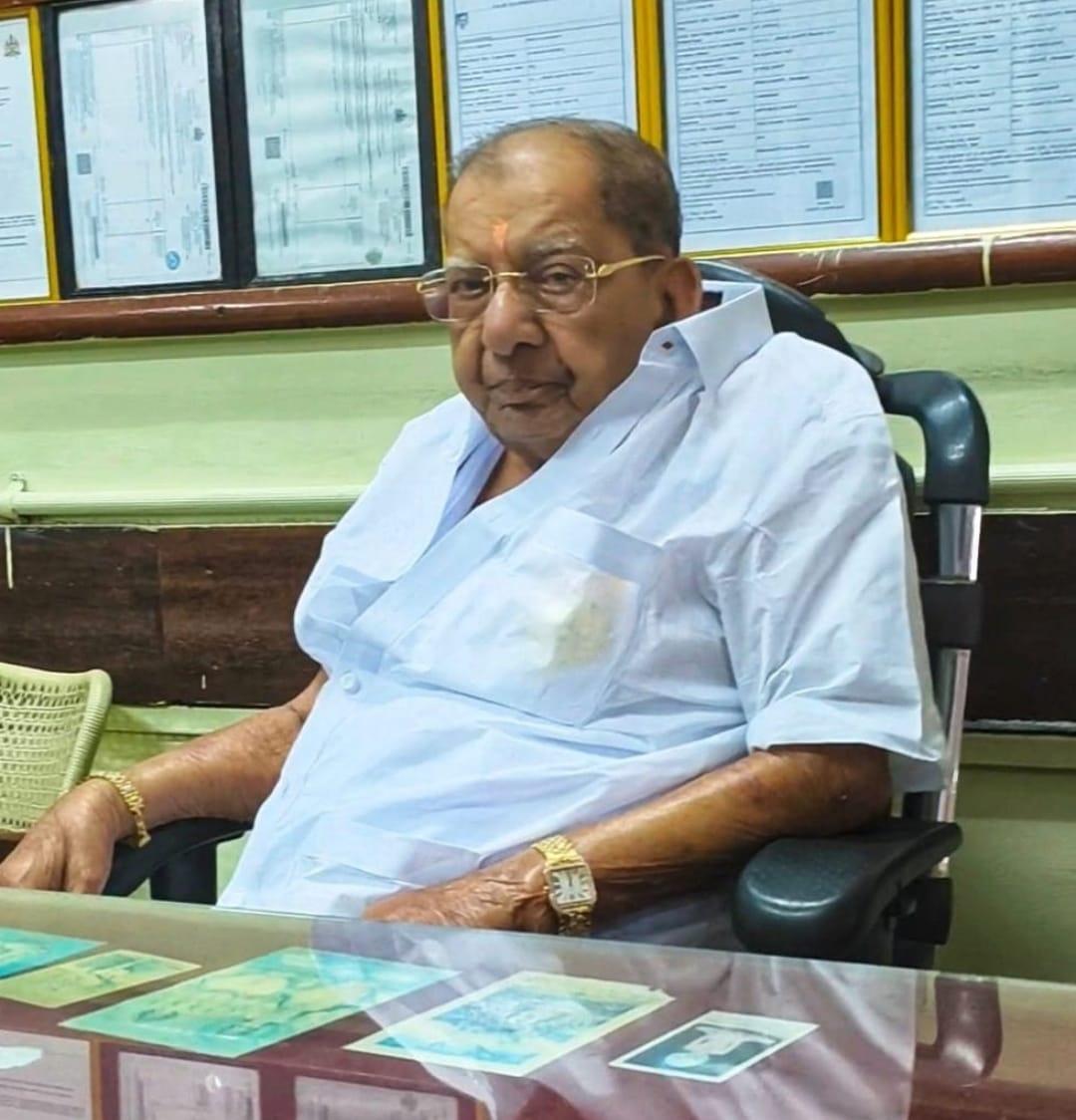 K'taka Assembly pays tribute to veteran Cong leader Shamanur Shivashankarappa, passes condolence resolution