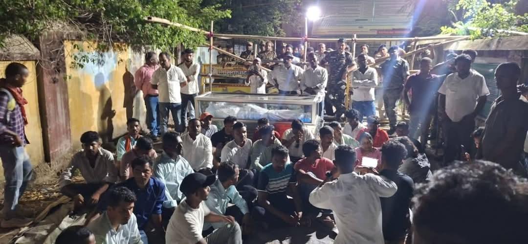 Jharkhand Panchayat Sevak’s suicide triggers massive protest outside Giridih block office
