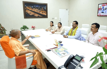 Uttar Pradesh: ABVP delegation meets CM Yogi, discusses Barabanki lathicharge case