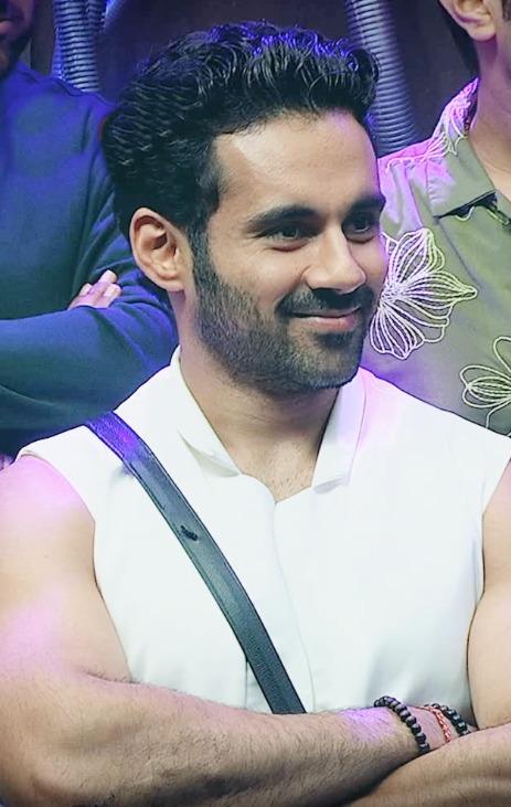 ‘Bigg Boss 19’: Kunickaa Sadanand locks horns with Abhishek Bajaj, calls herself ‘gundi’