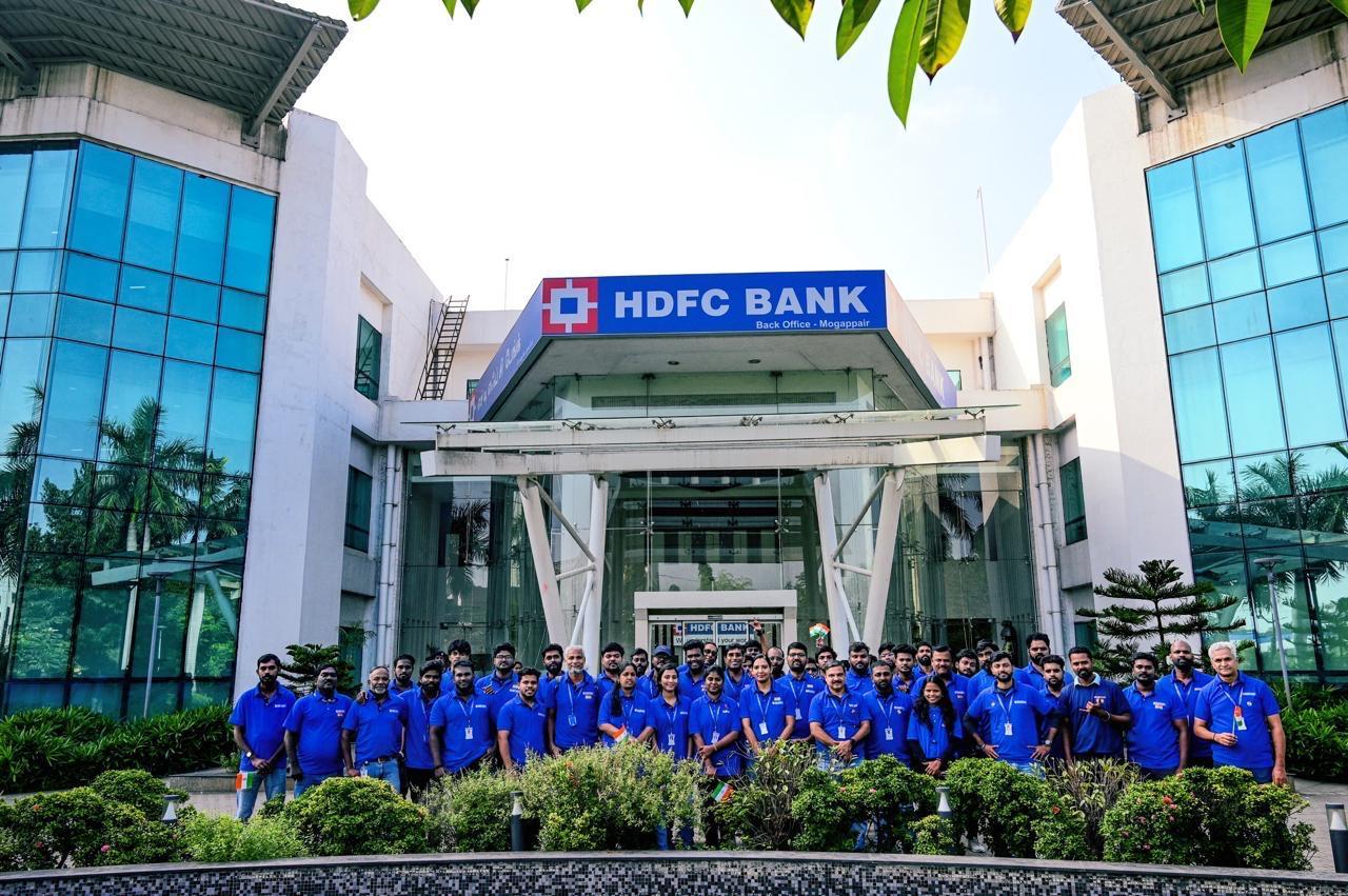 HDFC Bank clocks 13 pc sequential drop in Q1 net profit, announces Rs 5 special dividend