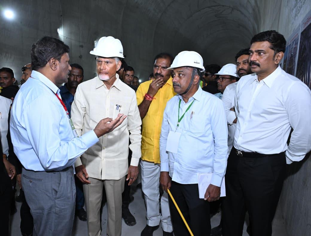 Chandrababu Naidu asks Telangana not to indulge in politics over river water sharing