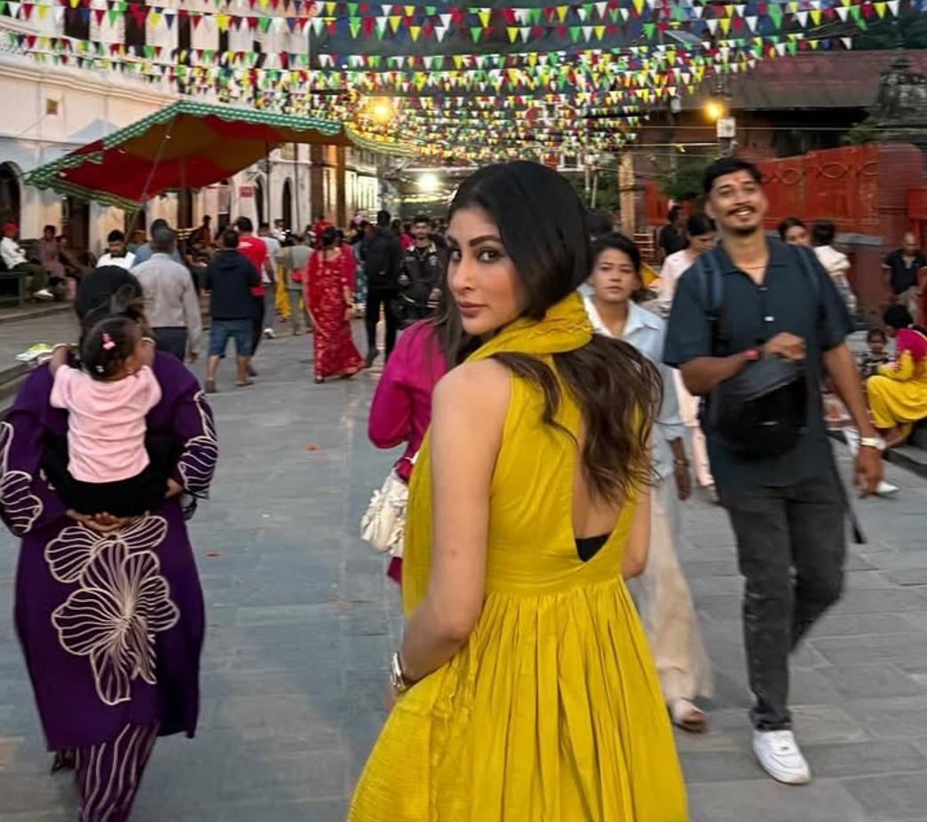 Mouni Roy indulges in piping hot momos during her holy trip to Pashupatinath