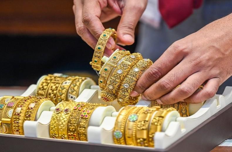 Bihar: Armed robbers loot gold worth Rs 4 lakh in Patna