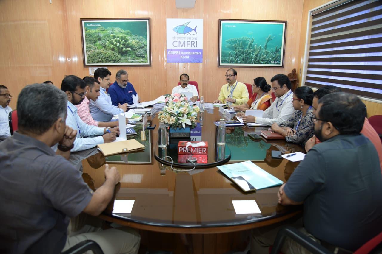 Centre to launch pilot project to revive diversified fish farming in Kuttanad