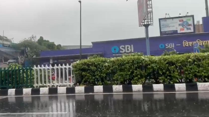 Rains lash Delhi-NCR, residents get relief from scorching heat