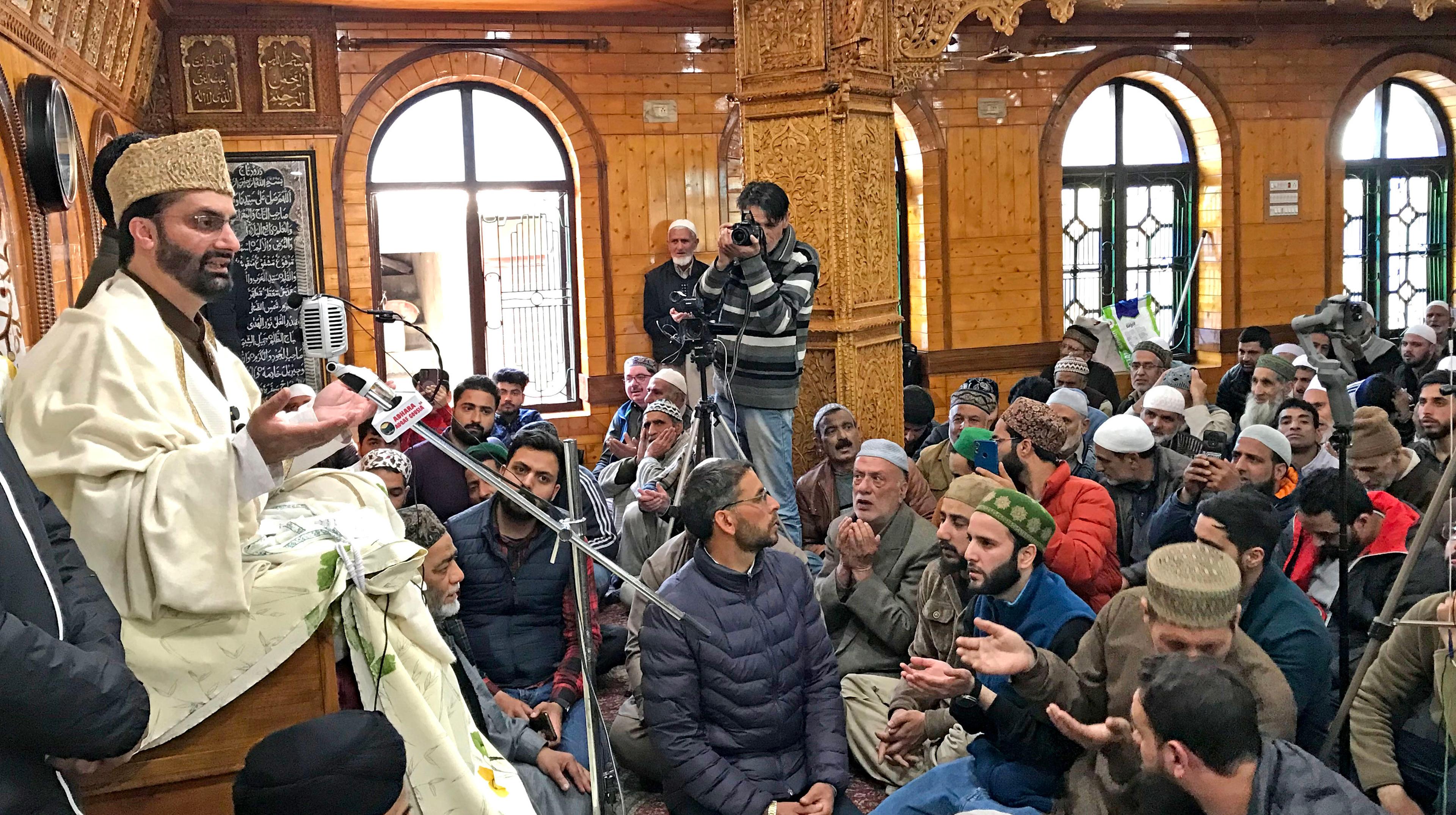 Kashmir Mirwaiz Umar Farooq expresses solidarity with people of Palestine, regrets loss of life in Ladakh