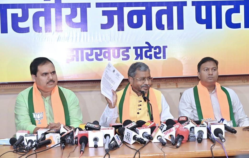 Hemant govt using ACB to shield real accused in liquor scam: Babulal Marandi