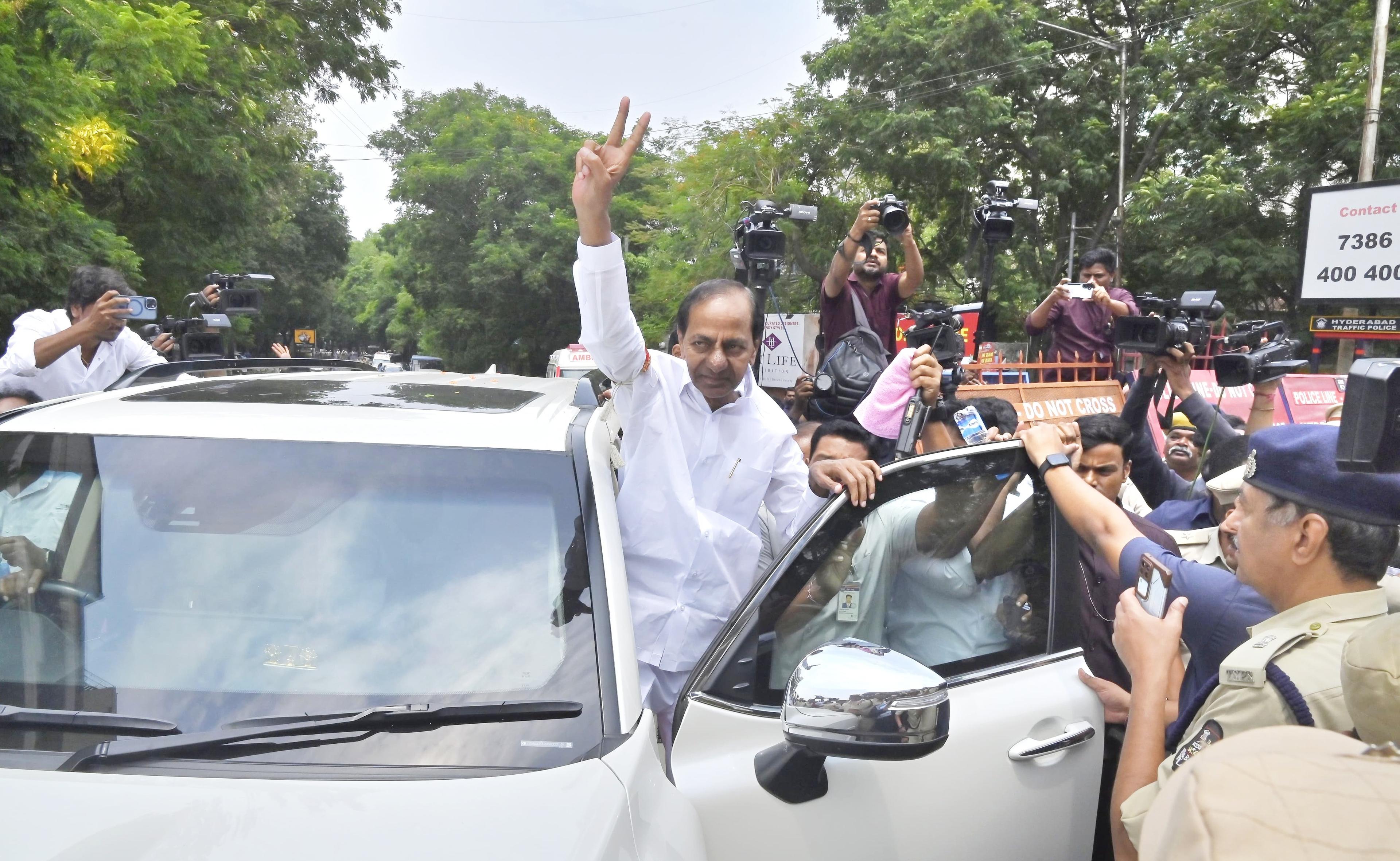 KCR deposes before Ghose Commission; quizzed about Kaleshwaram project redesign, funds (Ld)