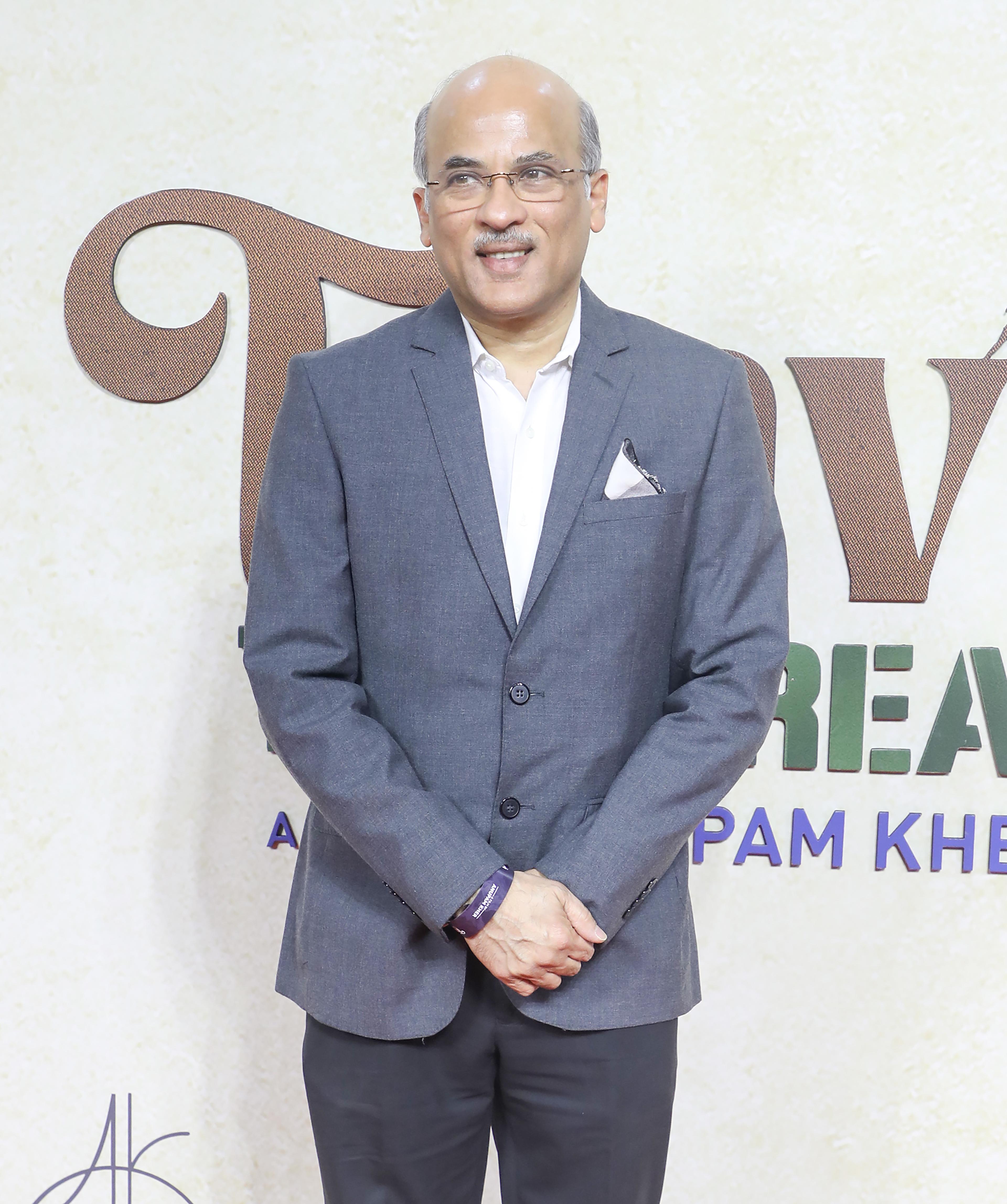 Sooraj Barjatya has an important message for young artistes facing failure