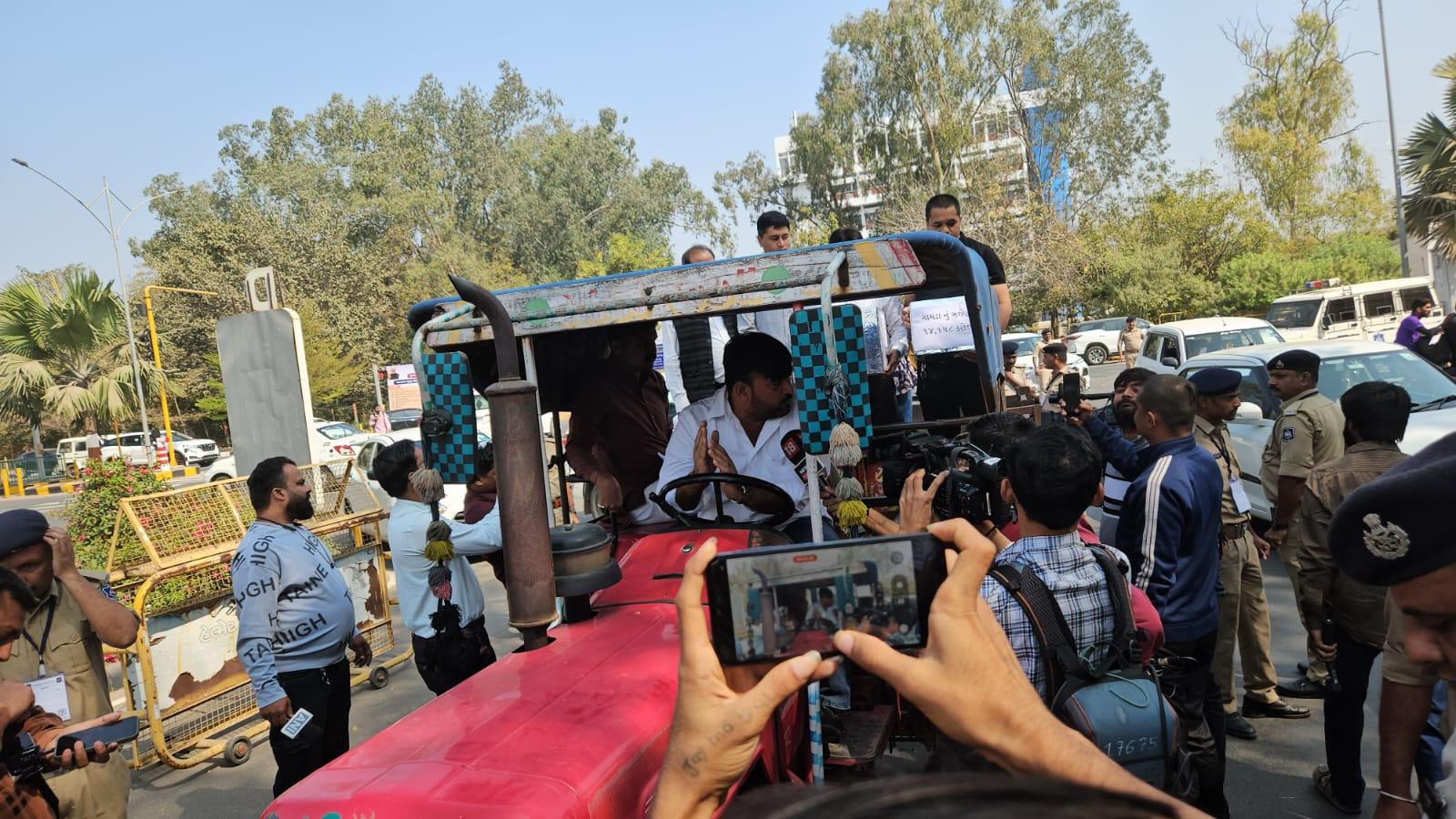 AAP MLA drives tractor to Gujarat Assembly to protest 'inequitable' budget allocations for urban, rural areas