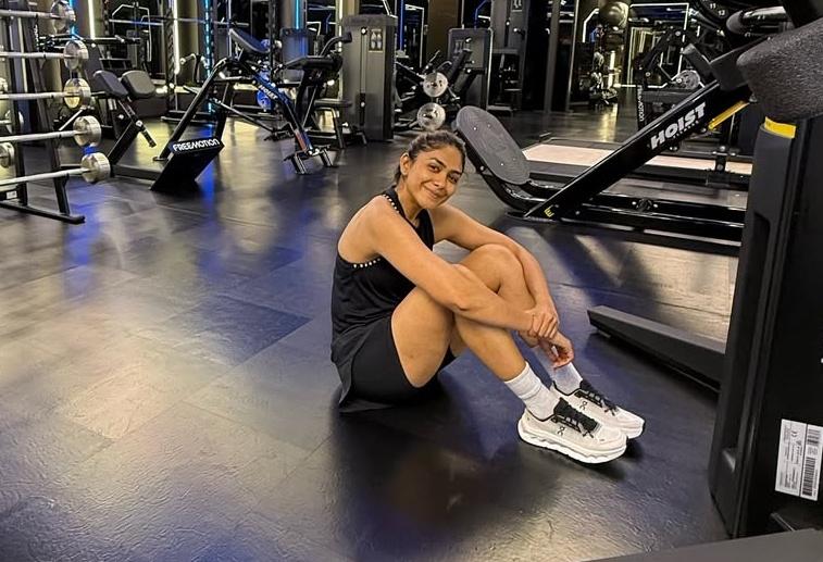 Guess who Mrunal Thakur is missing during her gym session?